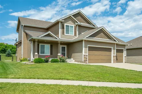 506 NW Ridgeline Dr, Ankeny, IA 50023