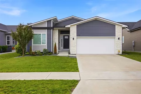 820 SE Booth Ave, Waukee, IA 50263