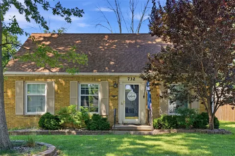 732 10th St, West Des Moines, IA 50265