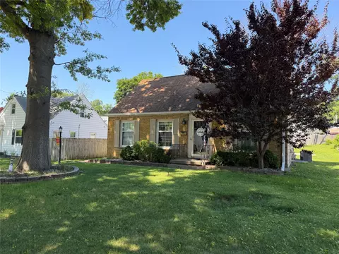 732 10th St, West Des Moines, IA 50265