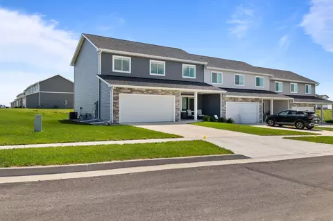 502 Balsam Dr, Gilbert, IA 50105