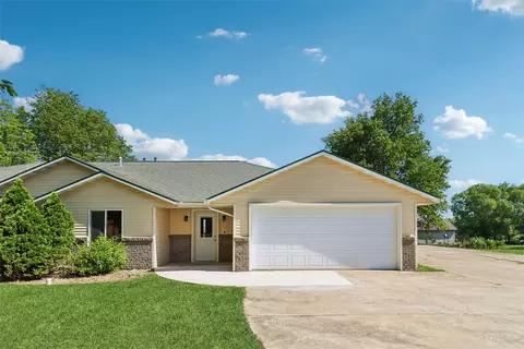 1111 Oak St, Guthrie Center, IA 50115