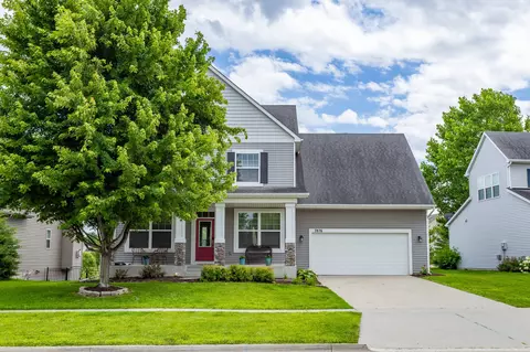 7876 Beechtree Ln, West Des Moines, IA 50266