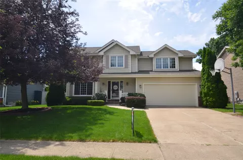 1964 Walnut St, West Des Moines, IA 50265