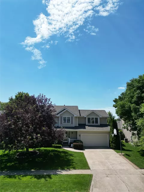 1964 Walnut St, West Des Moines, IA 50265