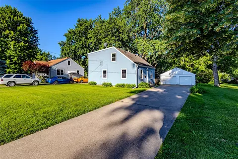 2602 50th St, Des Moines, IA 50310