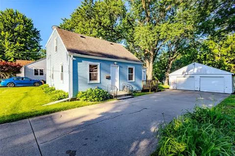 2602 50th St, Des Moines, IA 50310