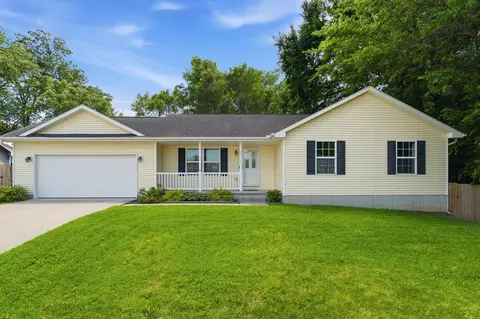1717 Court St, Adel, IA 50003