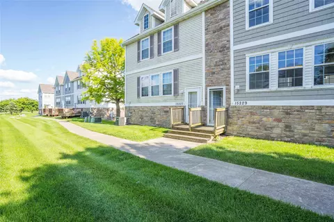 15229 Alpine Dr, Urbandale, IA 50323