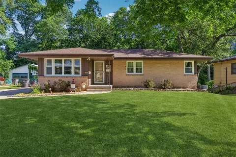 3432 Eastwood Dr, Des Moines, IA 50317