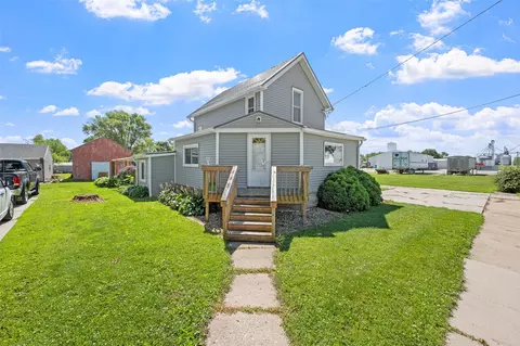 240 Park St, Grinnell, IA 50112