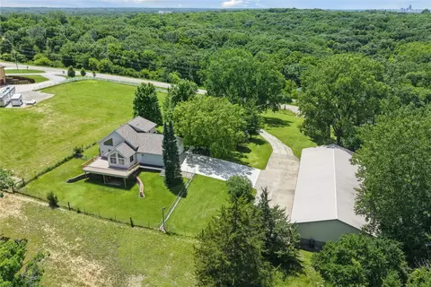 1723 SE 60th St, Pleasant Hill, IA 50327