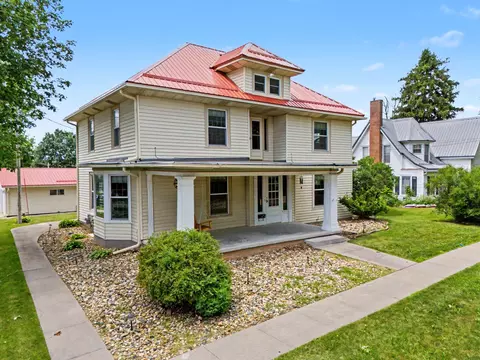 408 S Broadway St, Toledo, IA 52342