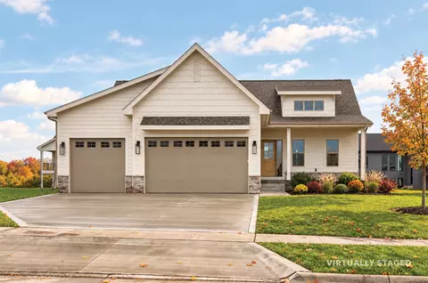 17324 Northview Dr, Urbandale, IA 50263