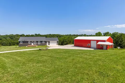 20014 352nd Pl, Earlham, IA 50072