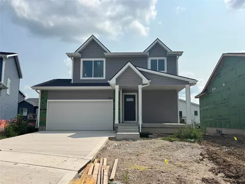 1832 Gordon Ct, Norwalk, IA 50211