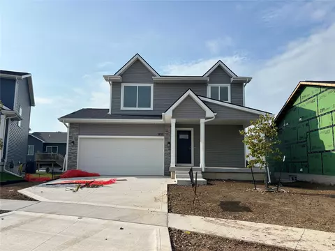 1832 Gordon Ct, Norwalk, IA 50211