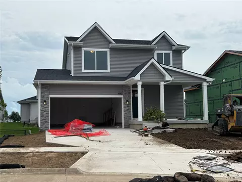 1832 Gordon Ct, Norwalk, IA 50211
