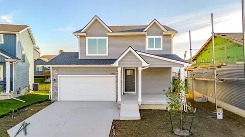 1832 Gordon Ct, Norwalk, IA 50211