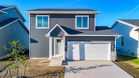 1817 Gordon Ct, Norwalk, IA 50211