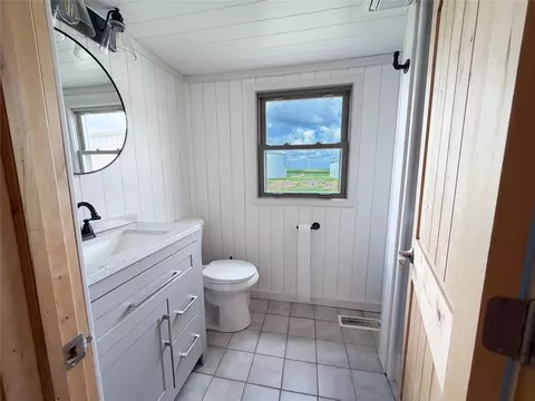 Bath - 1655 Victor Ave, Stuart, IA 50250 photo 1 of 1