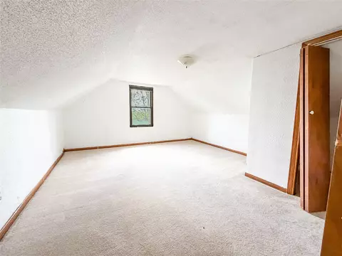 Bedroom - 1655 Victor Ave, Stuart, IA 50250 photo 5 of 6