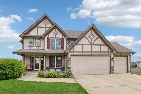 4221 SW Camden Ridge Dr, Ankeny, IA 50023
