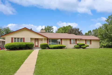 2924 Patricia Dr, Urbandale, IA 50322