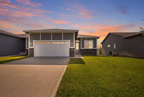 2420 3rd Ave SE, Altoona, IA 50009