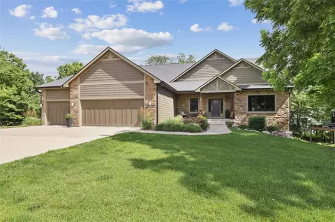 6267 Enclave Cir, Johnston, IA 50131