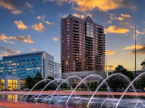 300 Walnut St #2205, Des Moines, IA 50309