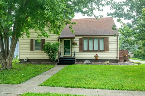 204 NE Jacob St, Grimes, IA 50111