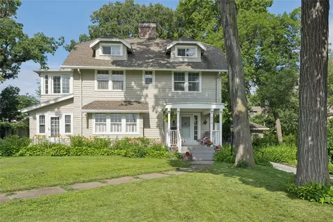 614 40th St, Des Moines, IA 50312