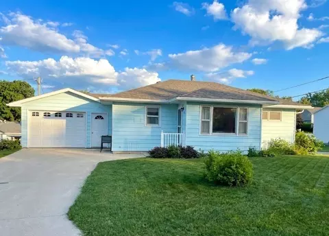 210 Birch St, Audubon, IA 50025