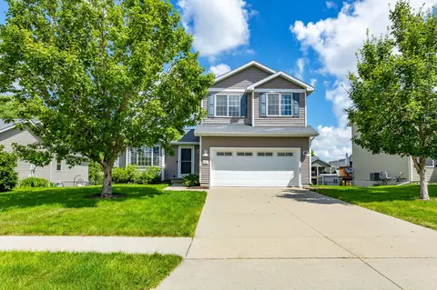 645 SE Pleasant View Dr, Waukee, IA 50263
