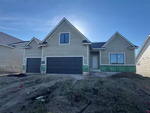4705 177th St, Urbandale, IA 50323