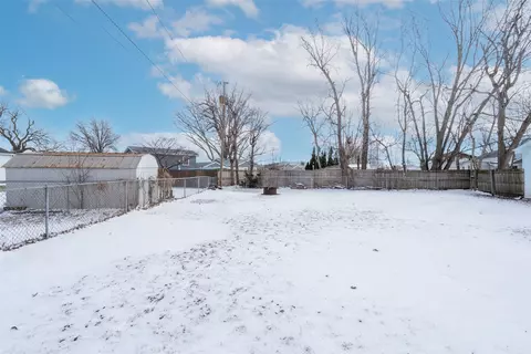 311 E 22nd St S, Newton, IA 50208