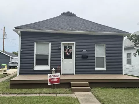 604 S Maple St, Creston, IA 50801