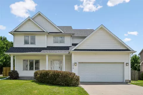 7912 Aspen Dr, West Des Moines, IA 50266