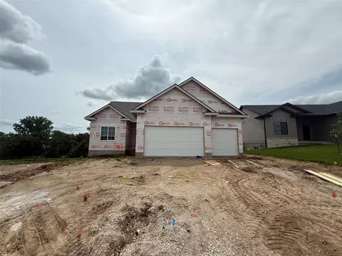 331 S Walnut Dr, Norwalk, IA 50211