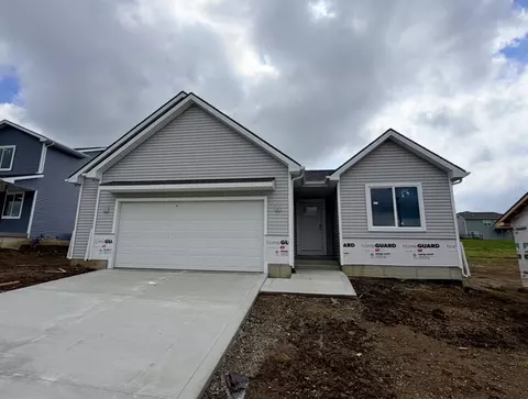 218 Canyon Dr, Norwalk, IA 50211