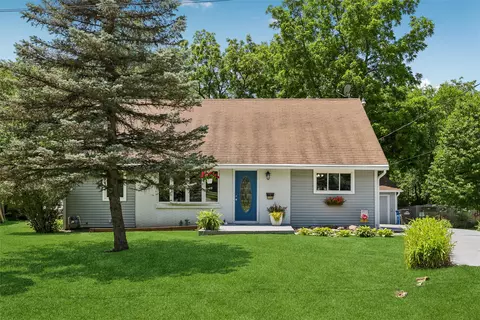 7404 SW 17th St, Des Moines, IA 50315