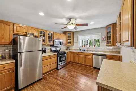 7404 SW 17th St, Des Moines, IA 50315