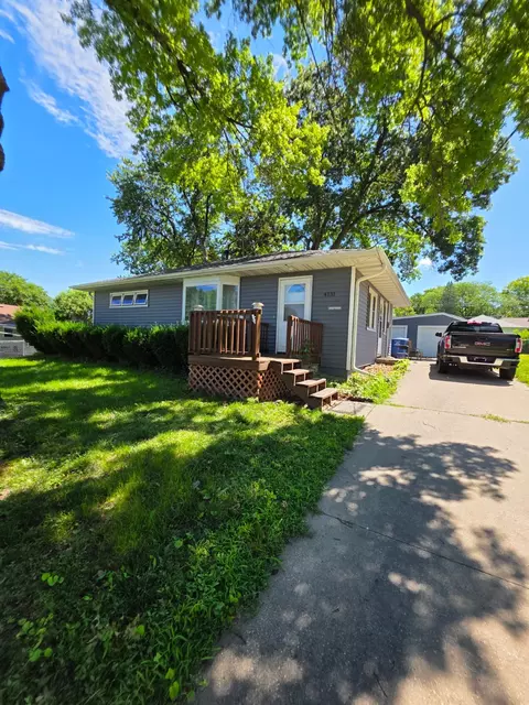 4131 Ardmore Rd, Des Moines, IA 50310