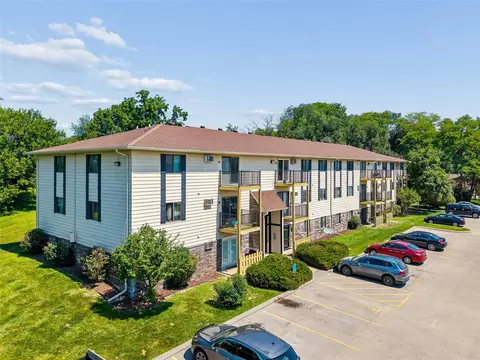1831 Fuller Rd #13, West Des Moines, IA 50265
