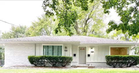 1910 63rd St, Windsor Heights, IA 50324