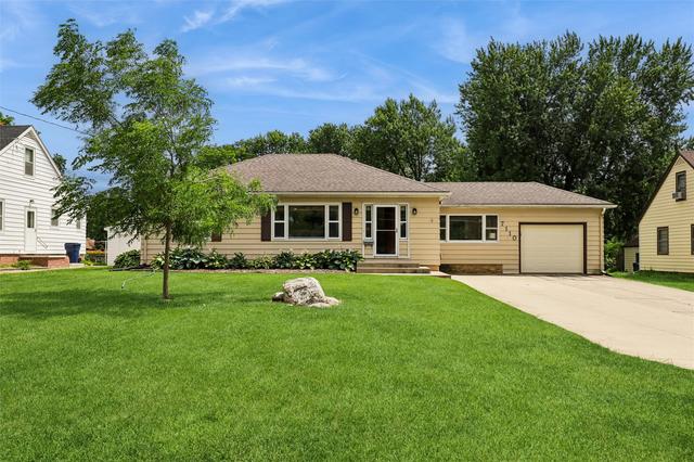7110 Madison Ave, Urbandale, IA 50322