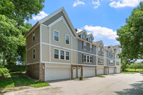 1139 Cornerstone Ln, Pleasant Hill, IA 50327