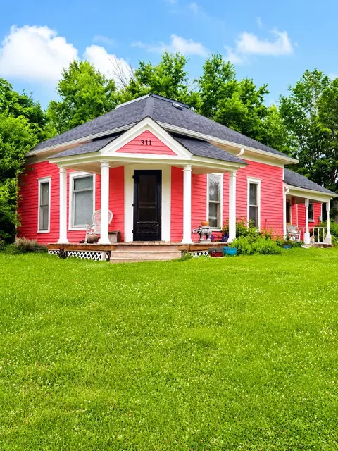 311 S Niagara St, Allerton, IA 50008