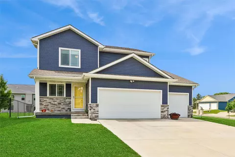 3435 E Herold Ave, Des Moines, IA 50320